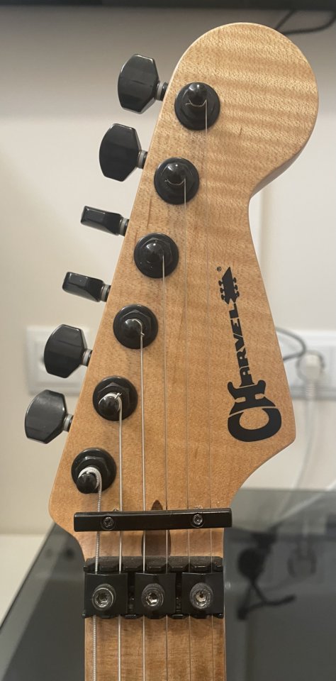 Charvel So-Cal Style 1 HH Candy Apple Blue de segunda mano · Foto 4 de 10 · Madrid · 625 €