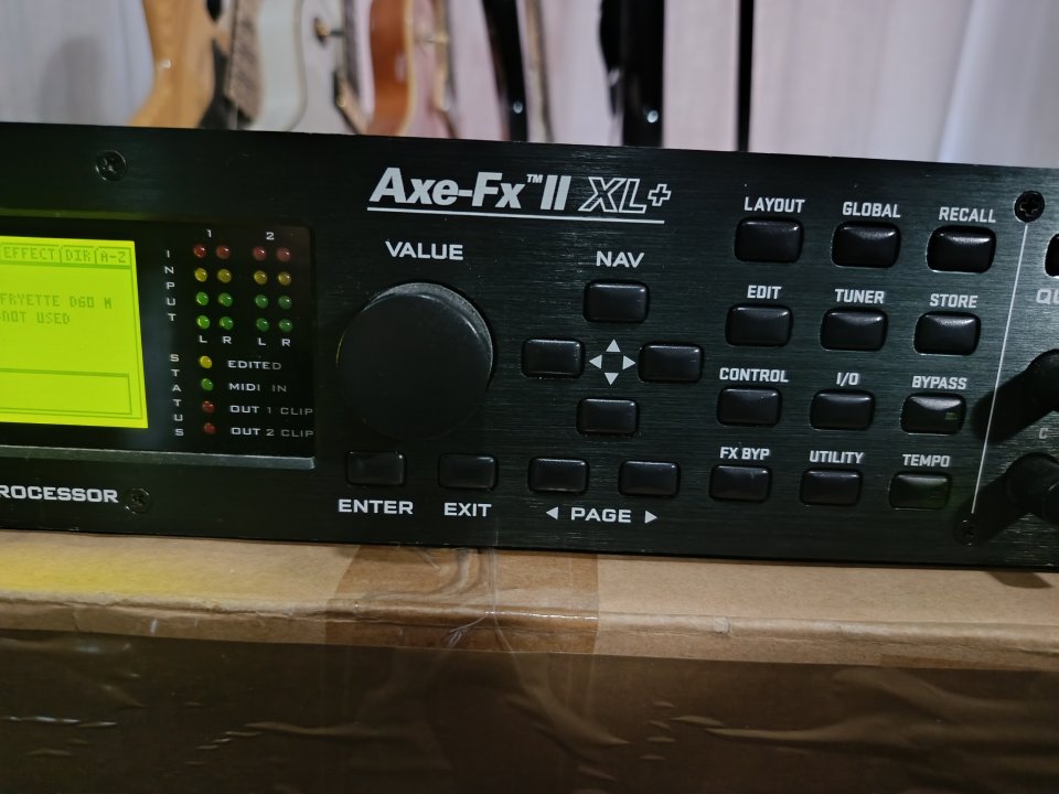 ENVIO INCLUIDO AXE FX II XL + (con caja original, manual y cable USB) de segunda mano · Foto 4 de 7 · Jaén · 1050 €