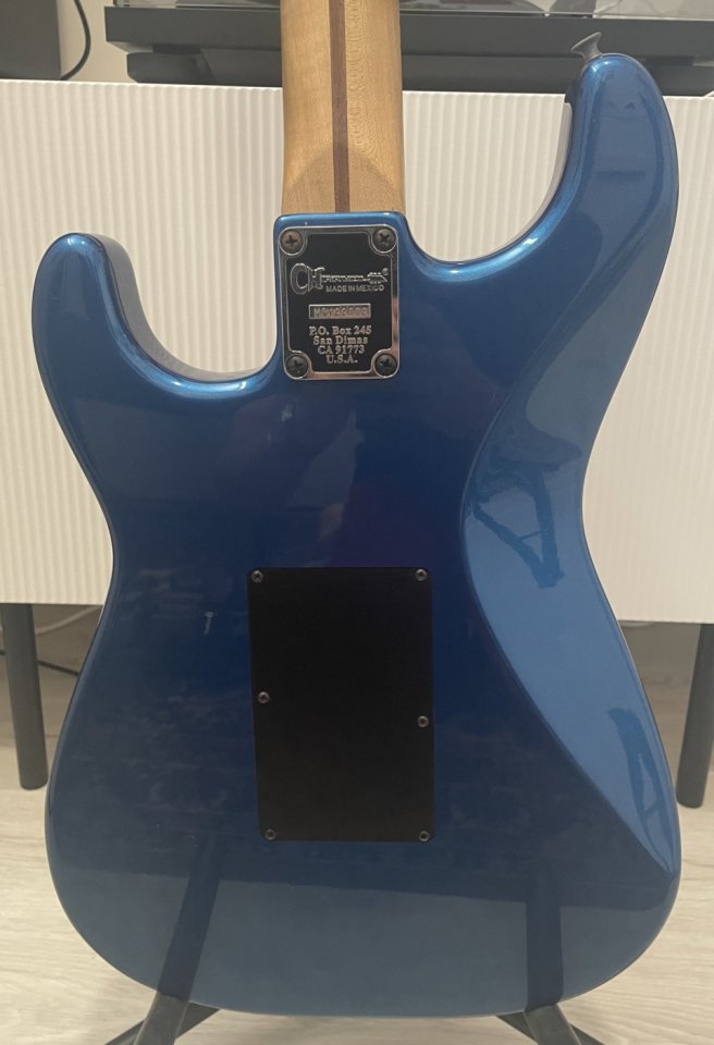 Charvel So-Cal Style 1 HH Candy Apple Blue de segunda mano · Foto 6 de 10 · Madrid · 625 €