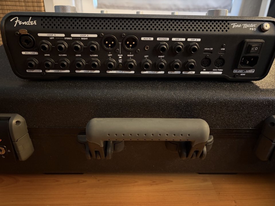 Fender Tone Master Pro + estuche rígido original Fender de segunda mano · Foto 5 de 10 · Málaga · 1250 €
