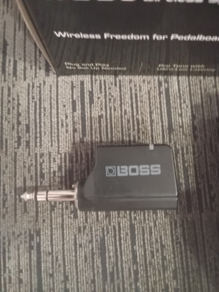 Inalámbrico para guitarra Boss WL-50 de segunda mano · Foto 2 de 4 · Girona · 150 €