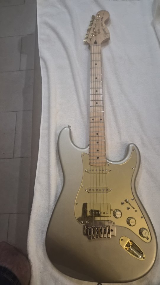 Guitarra Montada Por Partes de segunda mano · Foto 1 de 9 · Castellón · 595 €