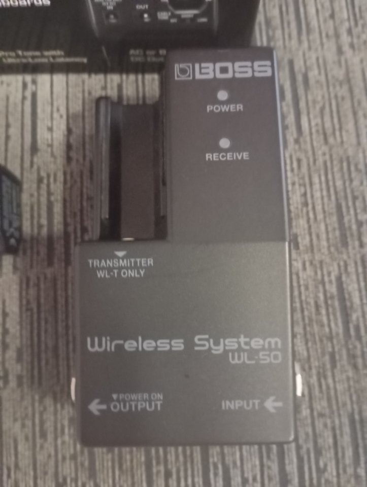 Inalámbrico para guitarra Boss WL-50 de segunda mano · Foto 3 de 4 · Girona · 150 €