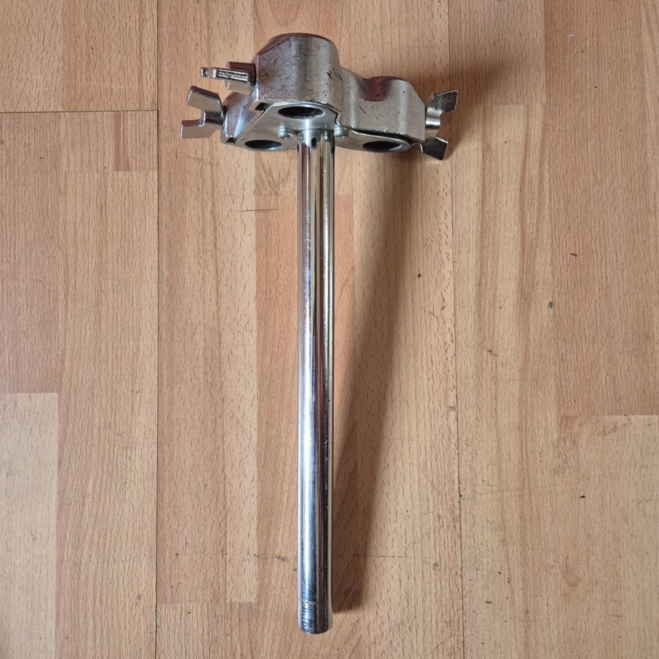 YAMAHA Double Tom Mount Made in Japan. de segunda mano · Foto 3 de 4 · Cantabria · 50 €
