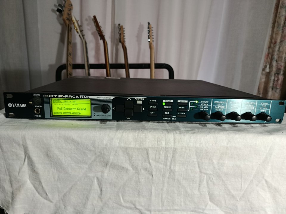 Yamaha Motif XS rack + Rack 2u (ENVIO INCLUIDO) de segunda mano · Foto 1 de 5 · Jaén · 630 €