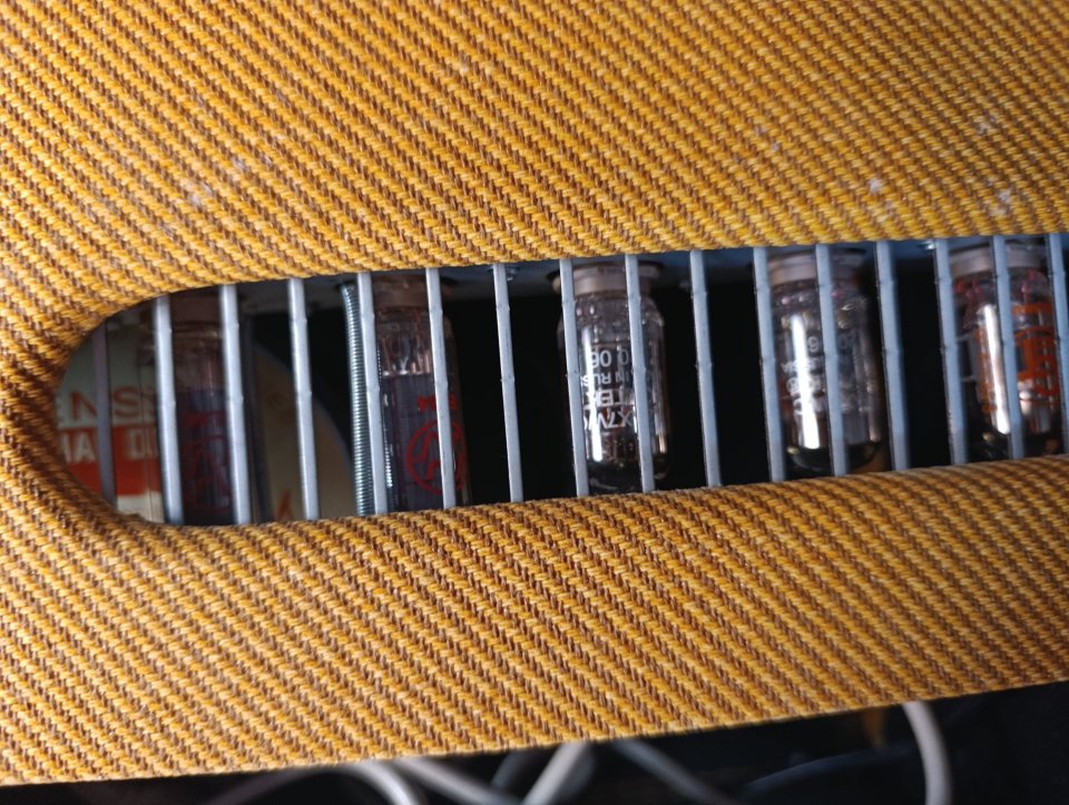 Fender Blues Junior Lacquered Tweed LTD de segunda mano · Foto 7 de 10 · Badajoz · 575 €