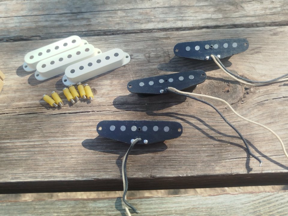Pastillas Ballestone Stratocaster de segunda mano · Foto 3 de 10 · Albacete · 350 €