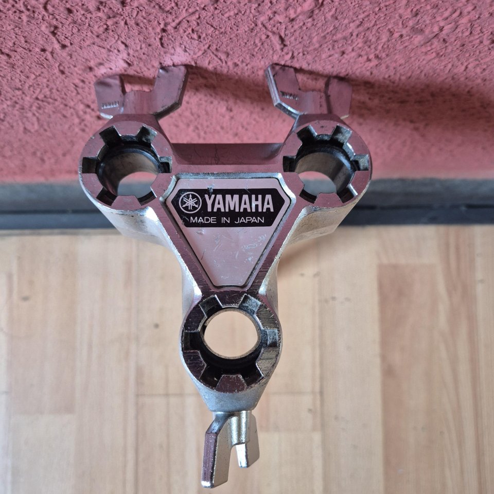 YAMAHA Double Tom Mount Made in Japan. de segunda mano · Foto 4 de 4 · Cantabria · 50 €