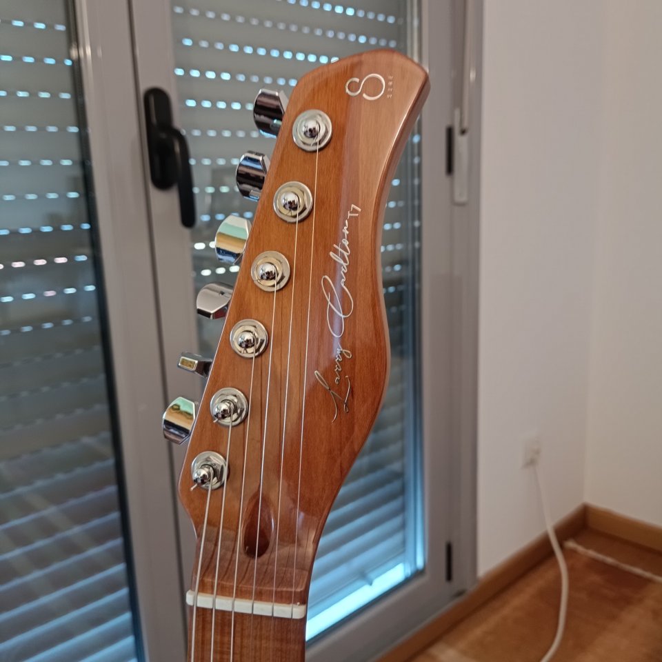 Sire T7 Fiesta Red en perfecto estado de segunda mano · Foto 7 de 10 · A Coruña · 475 €