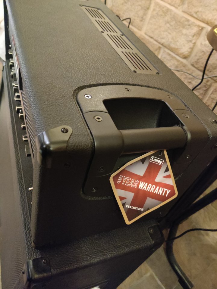 Laney IRT120H válvulas + pantalla