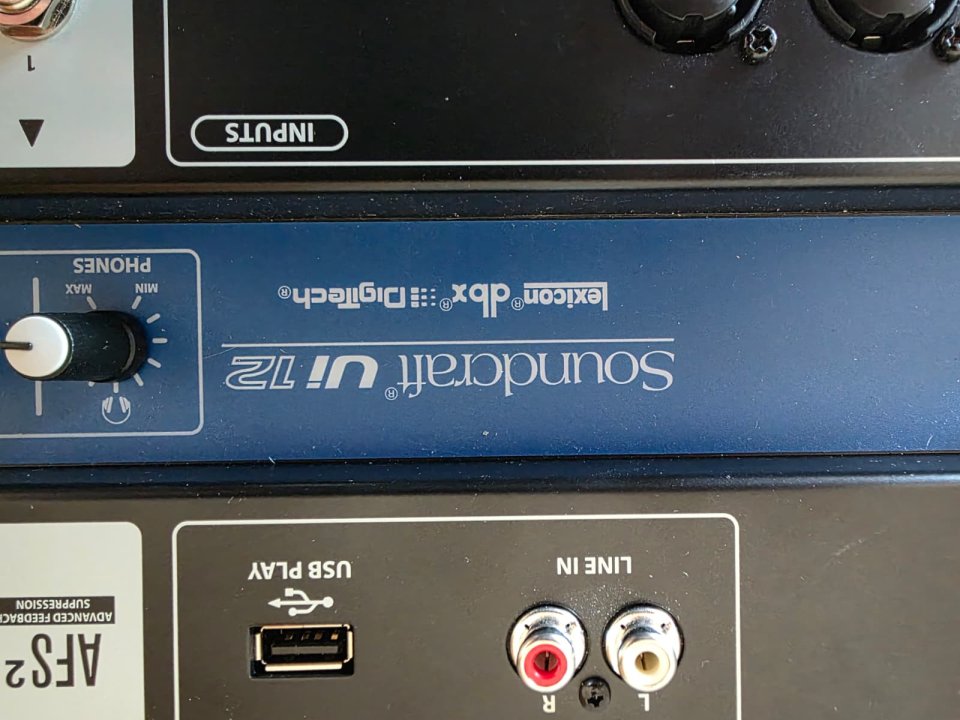 mesa de mezclas souncgaf ui12 de segunda mano · Foto 5 de 5 · Zaragoza · 200 €