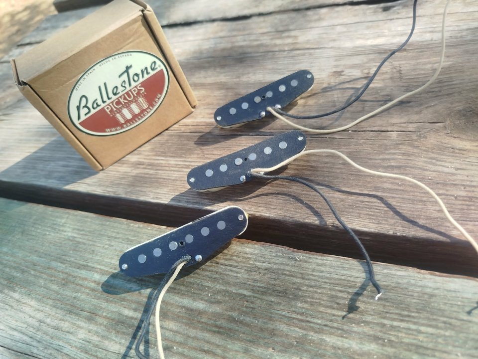 Pastillas Ballestone Stratocaster de segunda mano · Foto 5 de 10 · Albacete · 350 €