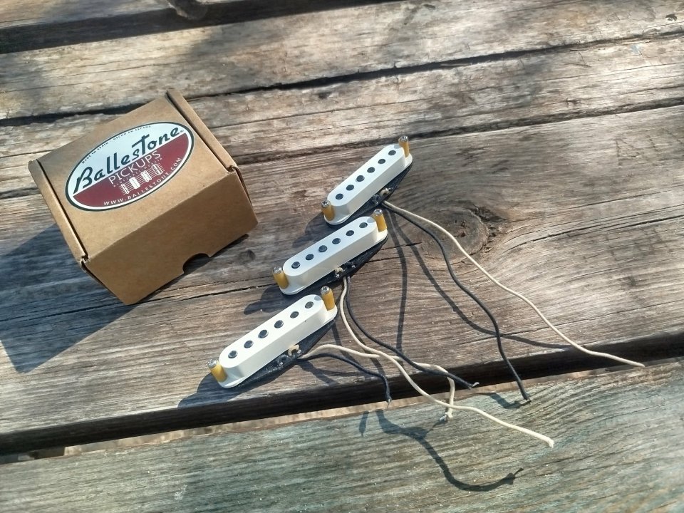 Pastillas Ballestone Stratocaster de segunda mano · Foto 6 de 10 · Albacete · 350 €