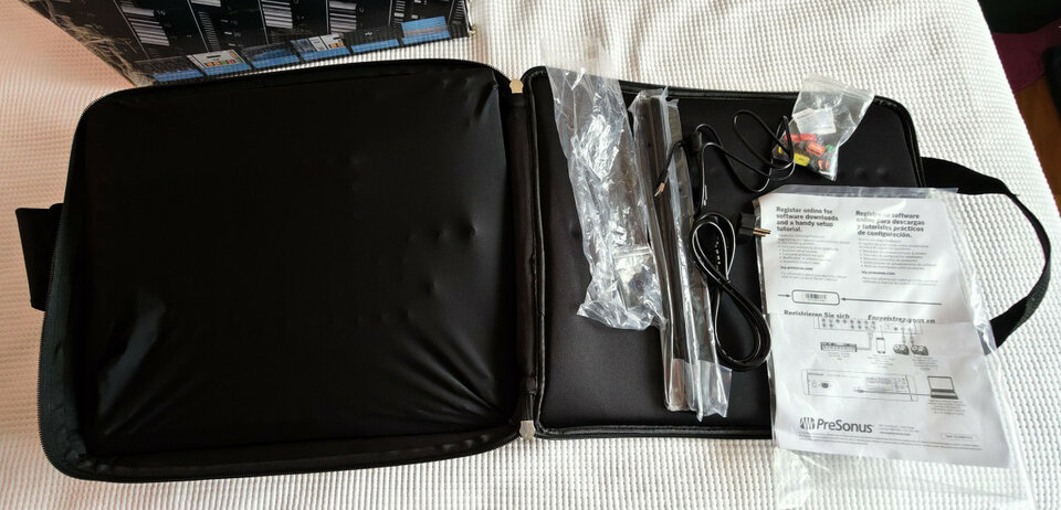 PreSonus StudioLive AR16c + funda, estuche, tarjetas y etiquetas magnéticas