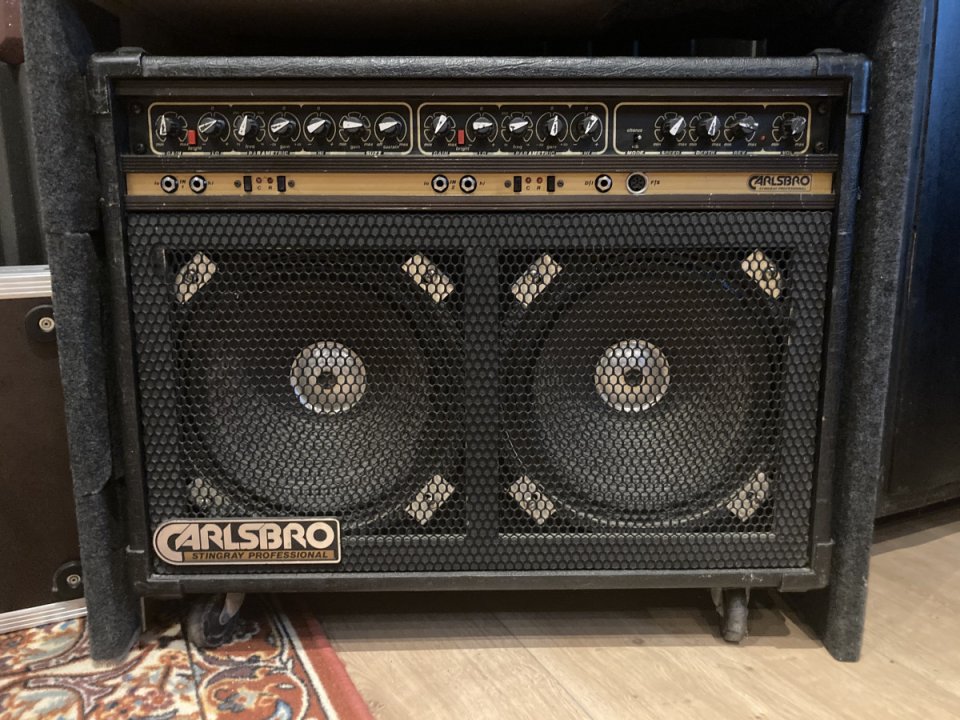 CARLSBRO STINGRAY PROFESSIONAL 2x12 150W a TRANSISTORES.