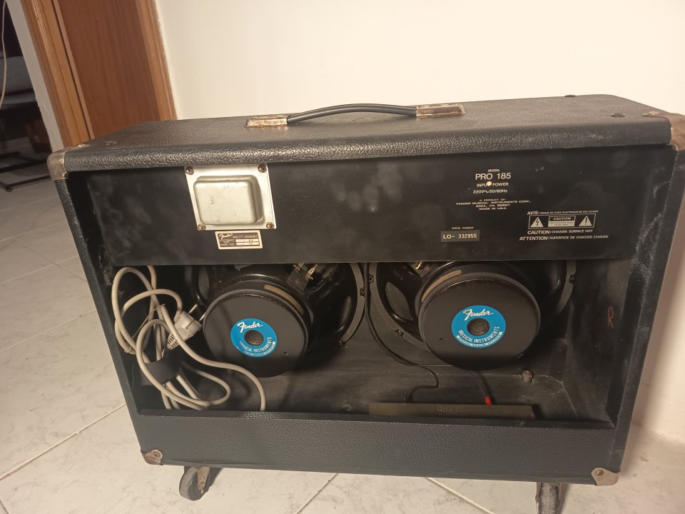 Amplificador Fender pro 185 de segunda mano · Foto 3 de 6 · Valencia · 250 €