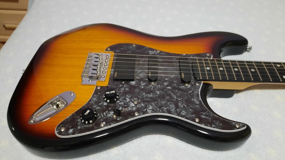 Strato con kit EMG Luke y bloqueo