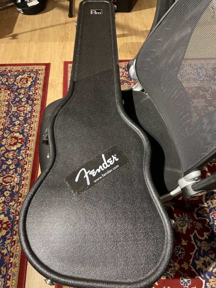 Fender Precision Bass Standard MIM + Hardcase de segunda mano · Foto 3 de 7 · Madrid · 850 €
