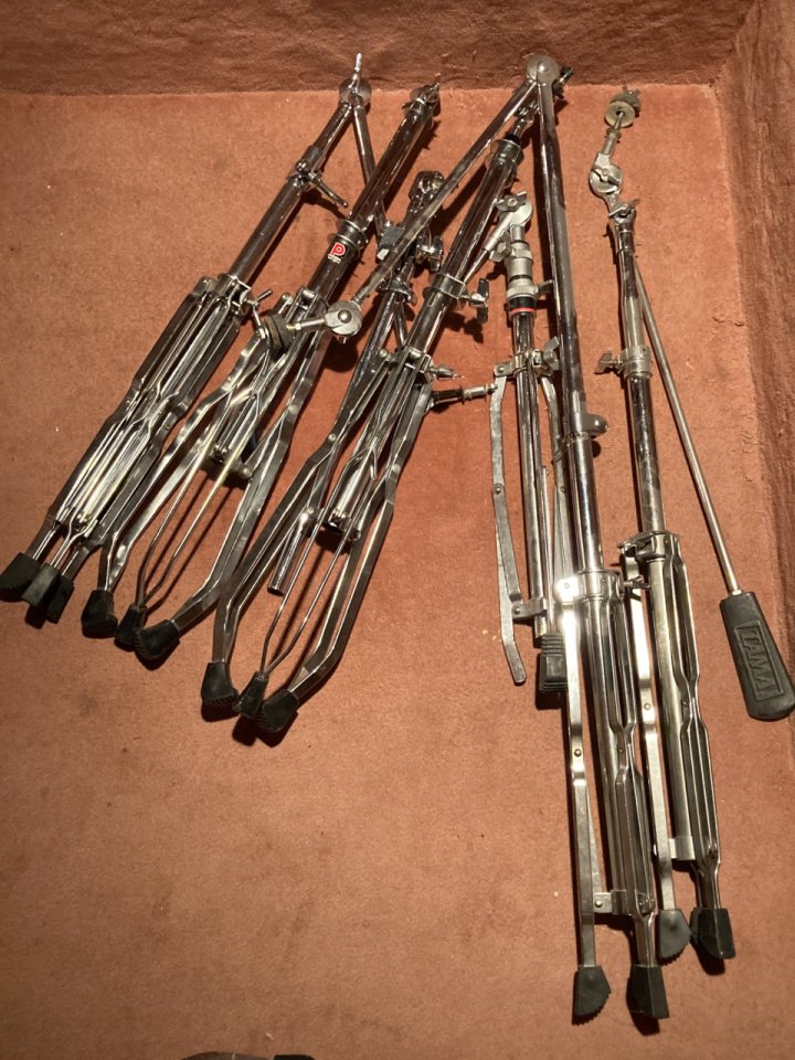 Herrajes para platos