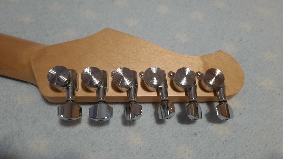 Strato con kit EMG Luke y bloqueo