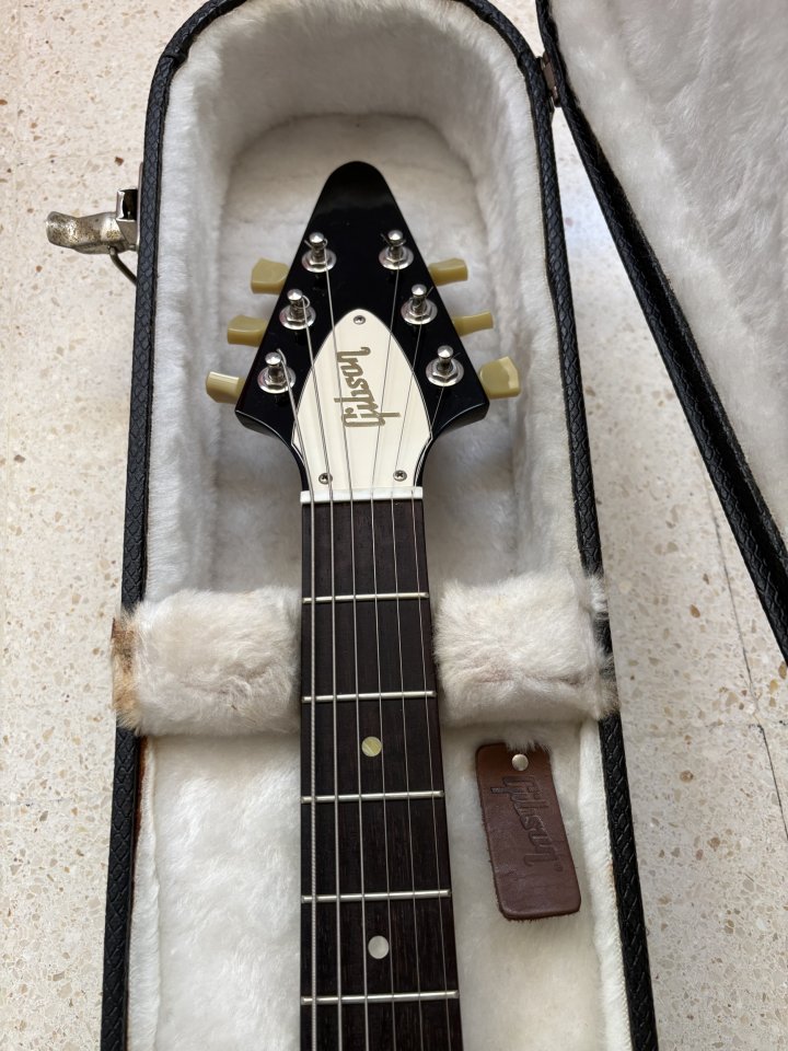 Gibson Flying v modelo DSVREBCH1 del 2010 de segunda mano · Foto 3 de 6 · Las Palmas · 1800 €