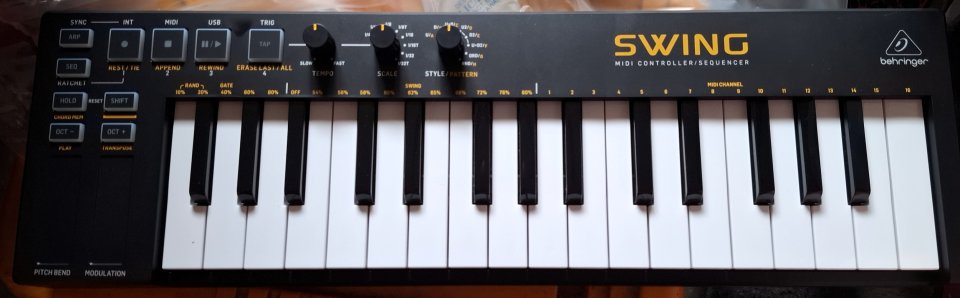 Behringer Pro Vs mini + Behringer Swing de segunda mano · Foto 3 de 4 · Asturias · 100 €