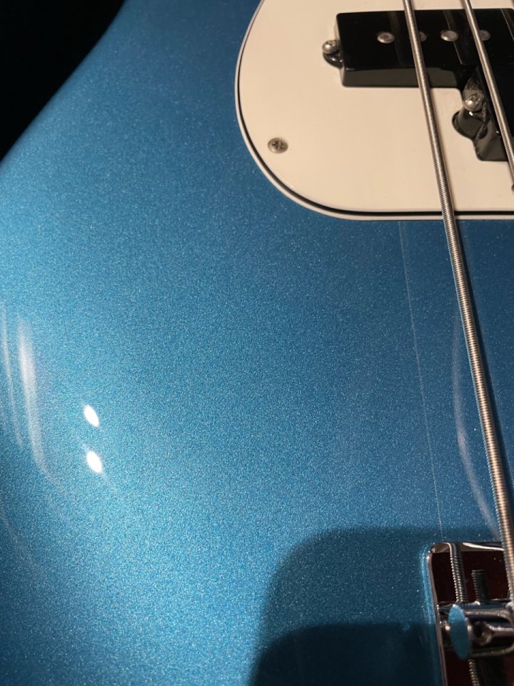 Fender Precision Bass Standard MIM + Hardcase de segunda mano · Foto 5 de 7 · Madrid · 850 €