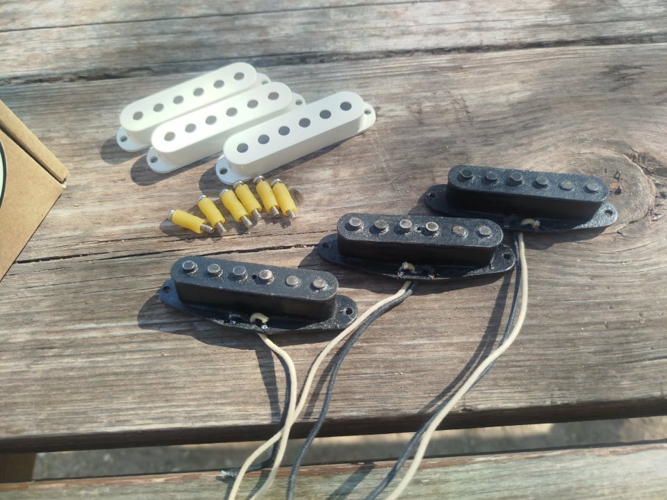 Pastillas Ballestone Stratocaster de segunda mano · Foto 9 de 10 · Albacete · 350 €
