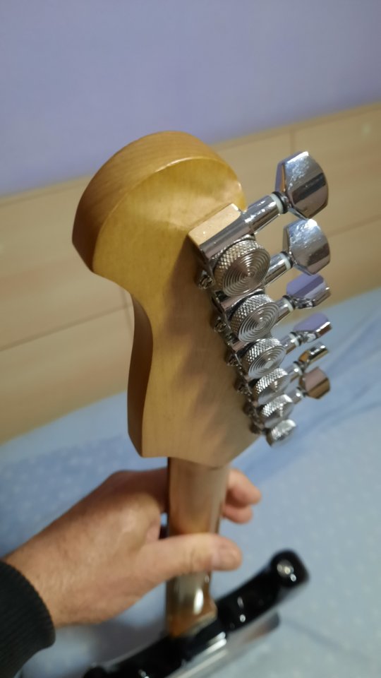 Strato con kit EMG Luke y bloqueo