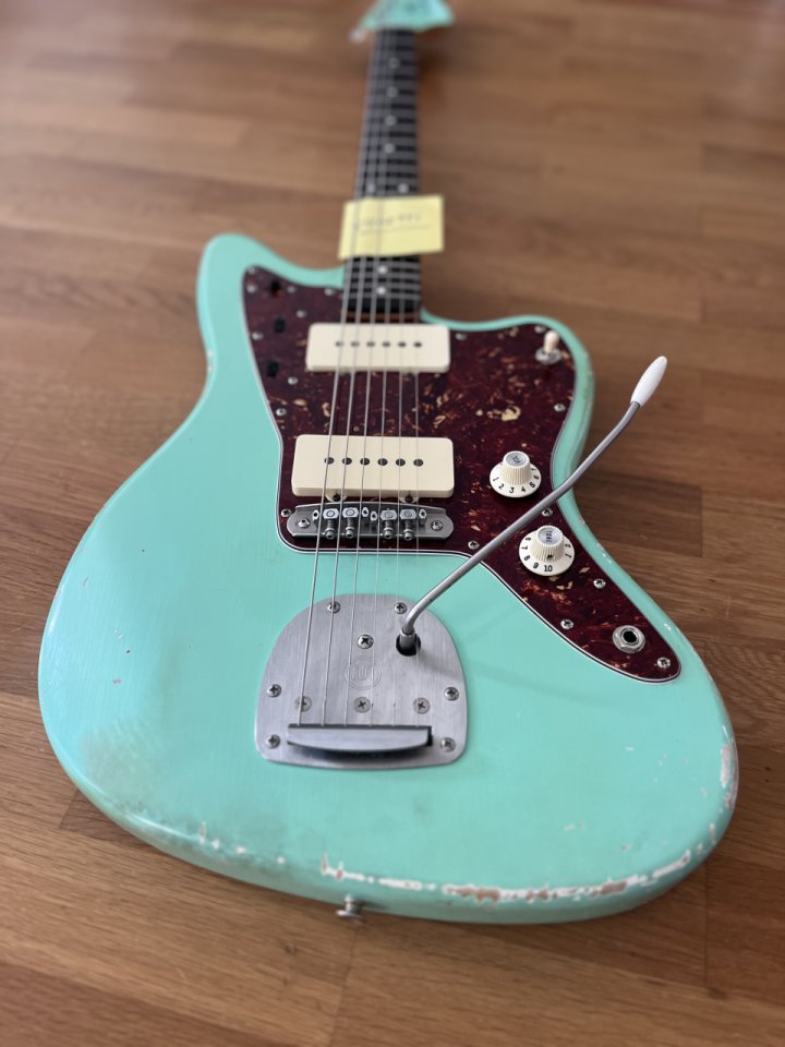 Jazzmaster Seafoam Green de segunda mano · Foto 1 de 6 · A Coruña · 1500 €