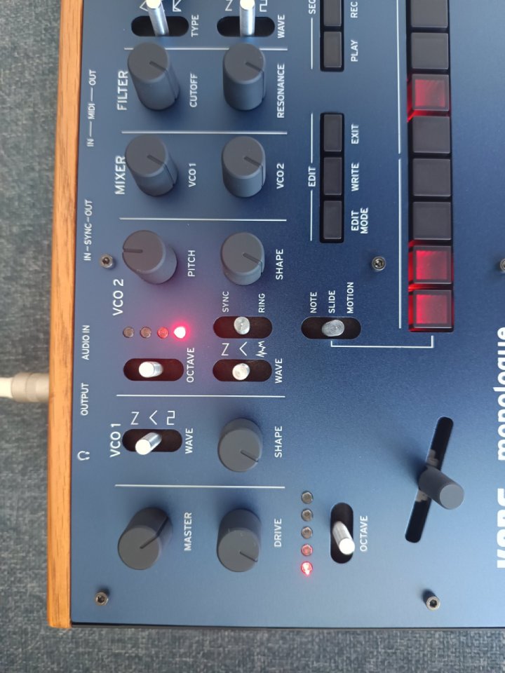 Korg Monologue Azul de segunda mano · Foto 2 de 7 · Madrid · 200 €