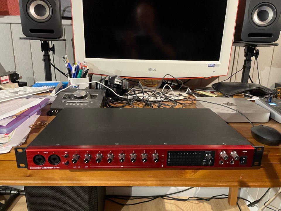 Focusrite Clarett+ 8Pre USB 18x20 - Como nueva de segunda mano · Foto 1 de 3 · Madrid · 480 €