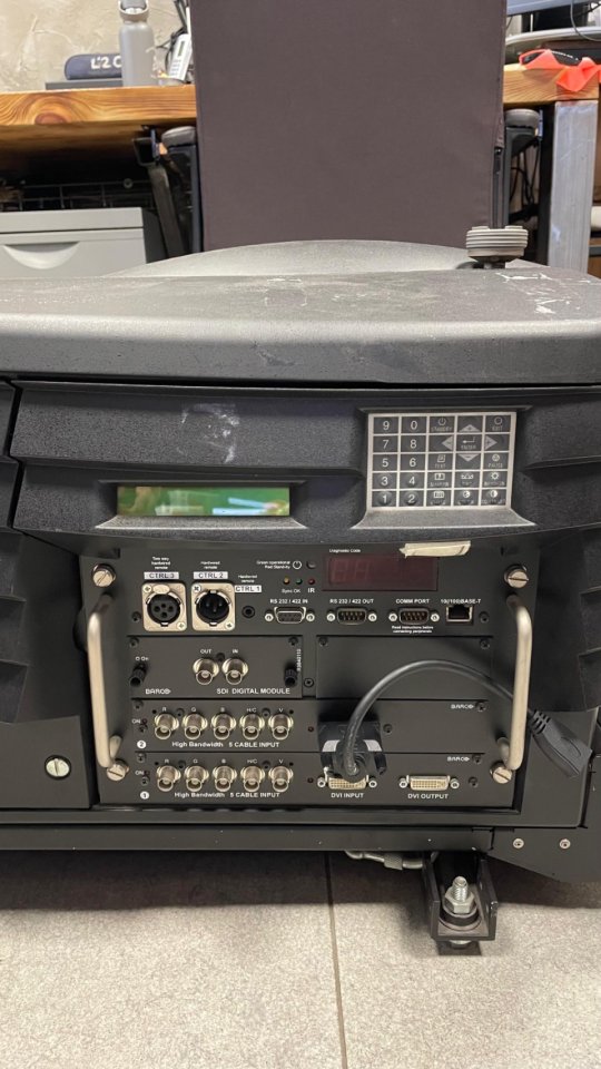 PROYECTORES BARCO slm 12+