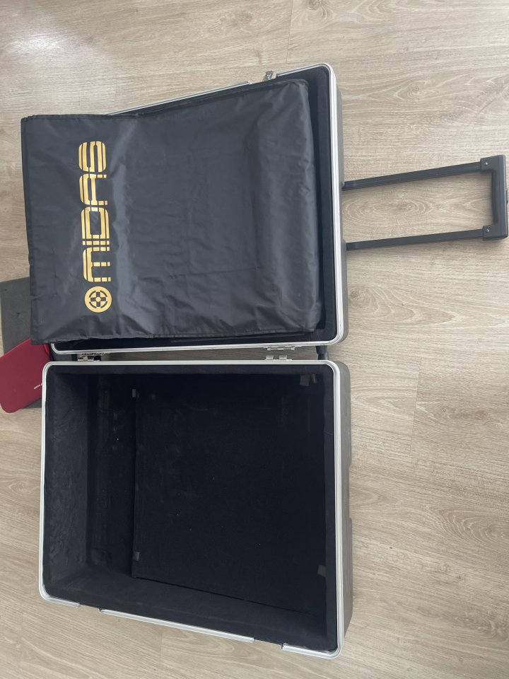 Midas M32R (compact) de segunda mano · Foto 10 de 10 · Madrid · 1000 €