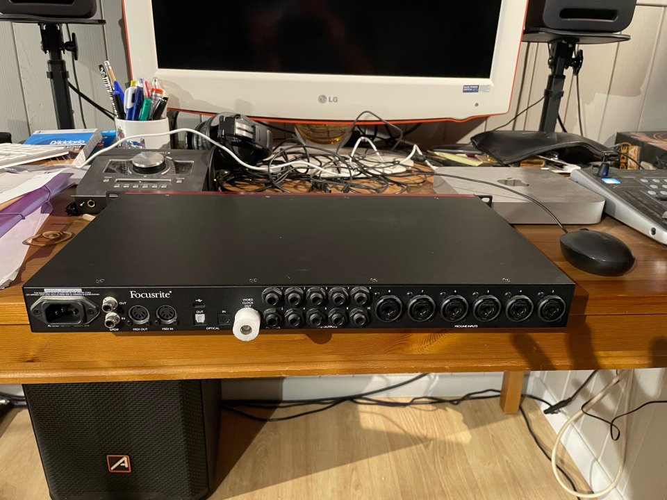 Focusrite Clarett+ 8Pre USB 18x20 - Como nueva de segunda mano · Foto 3 de 3 · Madrid · 480 €
