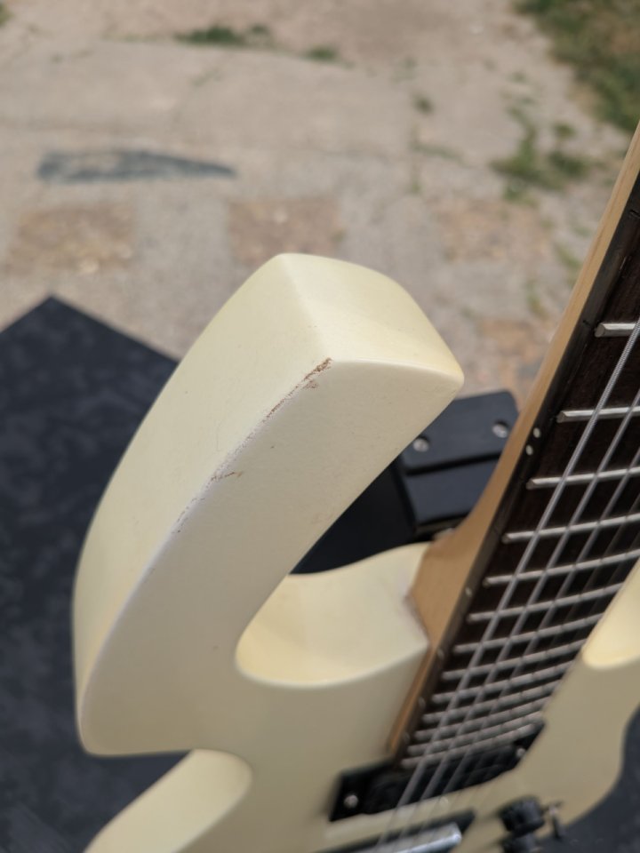 Guitarra eléctrica estilo Parker (posible cambio por acústica 12 cuerdas) de segunda mano · Foto 5 de 10 · Madrid · 150 €
