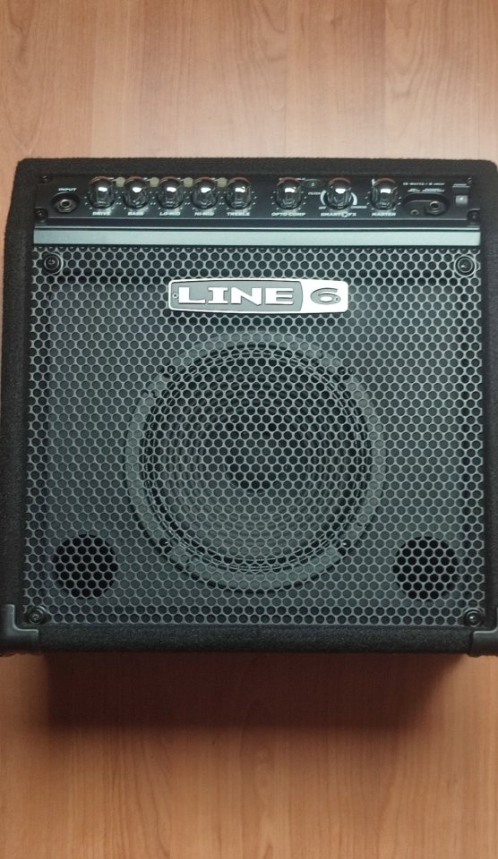 Ampli de Bajo Line6 de segunda mano · Foto 2 de 5 · Madrid · 180 €