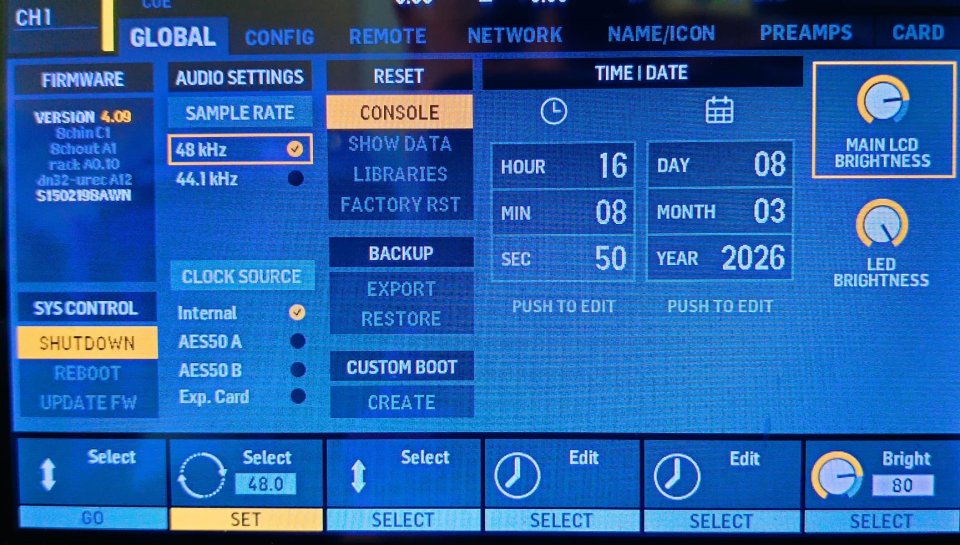 Behringer X32 Compact + Flighcase Gator G-Tour