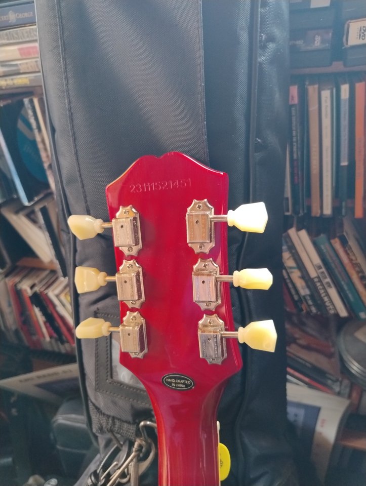 Epiphone SG Standard Cherry de segunda mano · Foto 3 de 5 · Bizkaia · 395 €