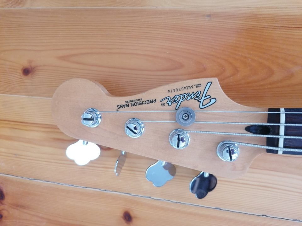 Bajo Precisión MIM Heavy Relic de segunda mano · Foto 4 de 6 · Cantabria · 600 €