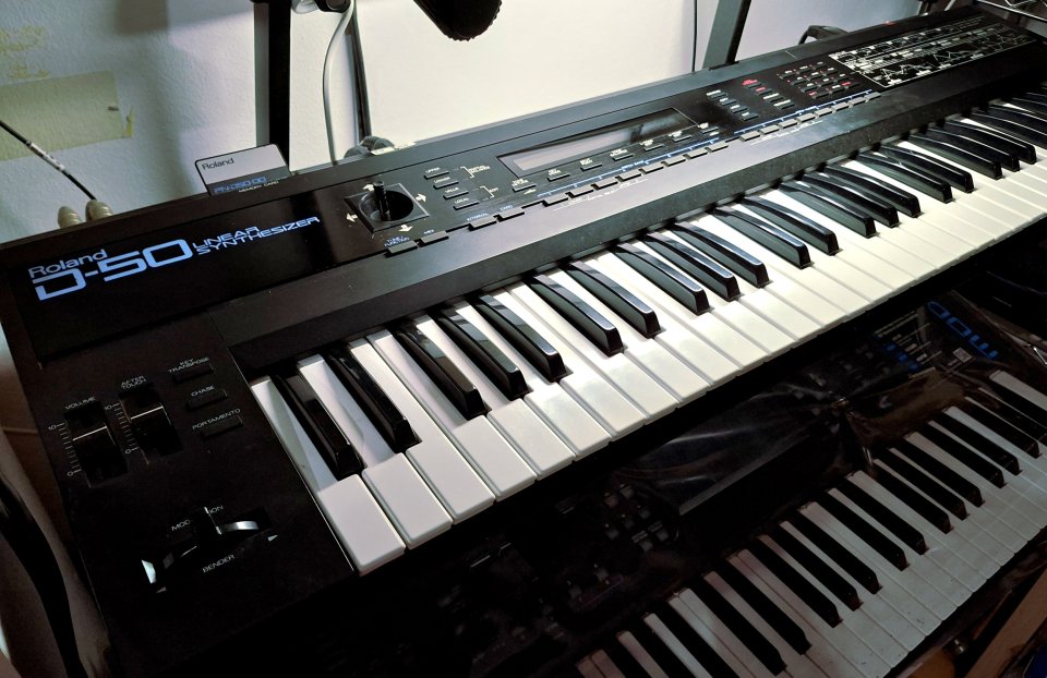 Roland D-50 con tarjetas de segunda mano · Foto 1 de 5 · Barcelona · 500 €