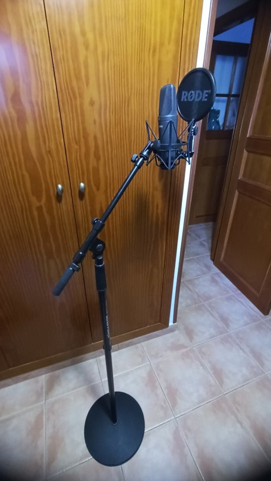 Micrófono de Condensador RODE T1000+ Soporte Konig & Mayer de segunda mano · Foto 4 de 6 · Valencia · 115 €