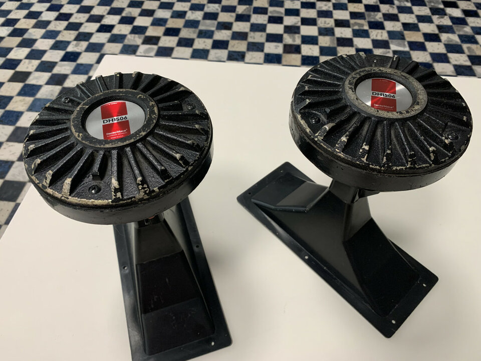 Motores compresión Electro Voice DH1506 de segunda mano · Foto 7 de 10 · Valencia · 135 €