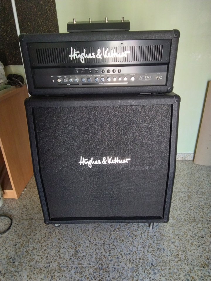Amplificador de Guitarra HUGHES & KETTNER ATTAX 100