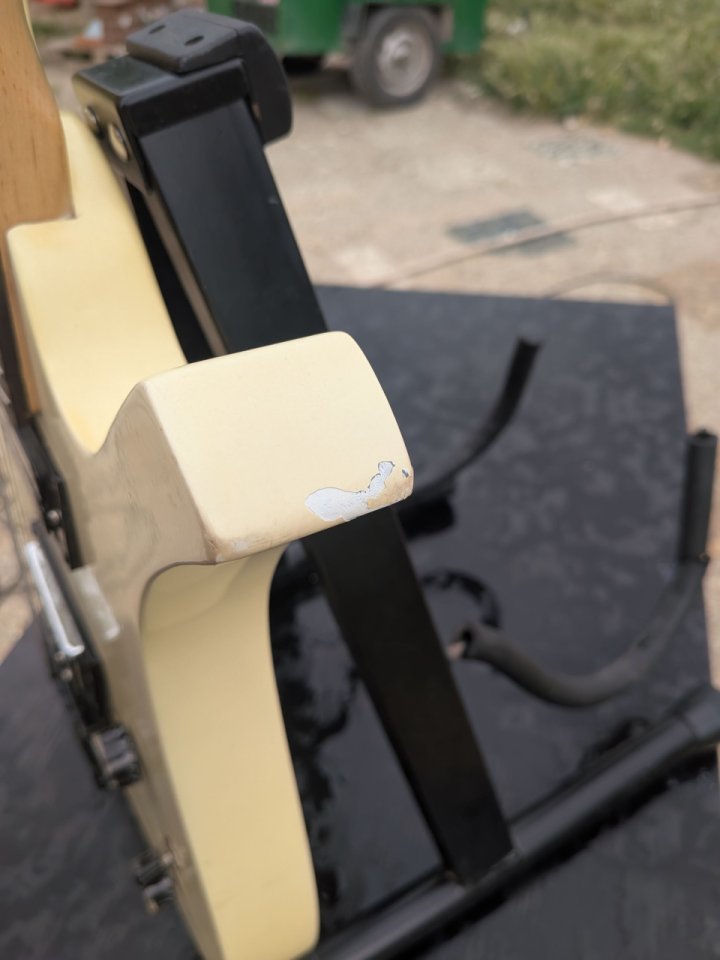 Guitarra eléctrica estilo Parker (posible cambio por acústica 12 cuerdas) de segunda mano · Foto 10 de 10 · Madrid · 150 €