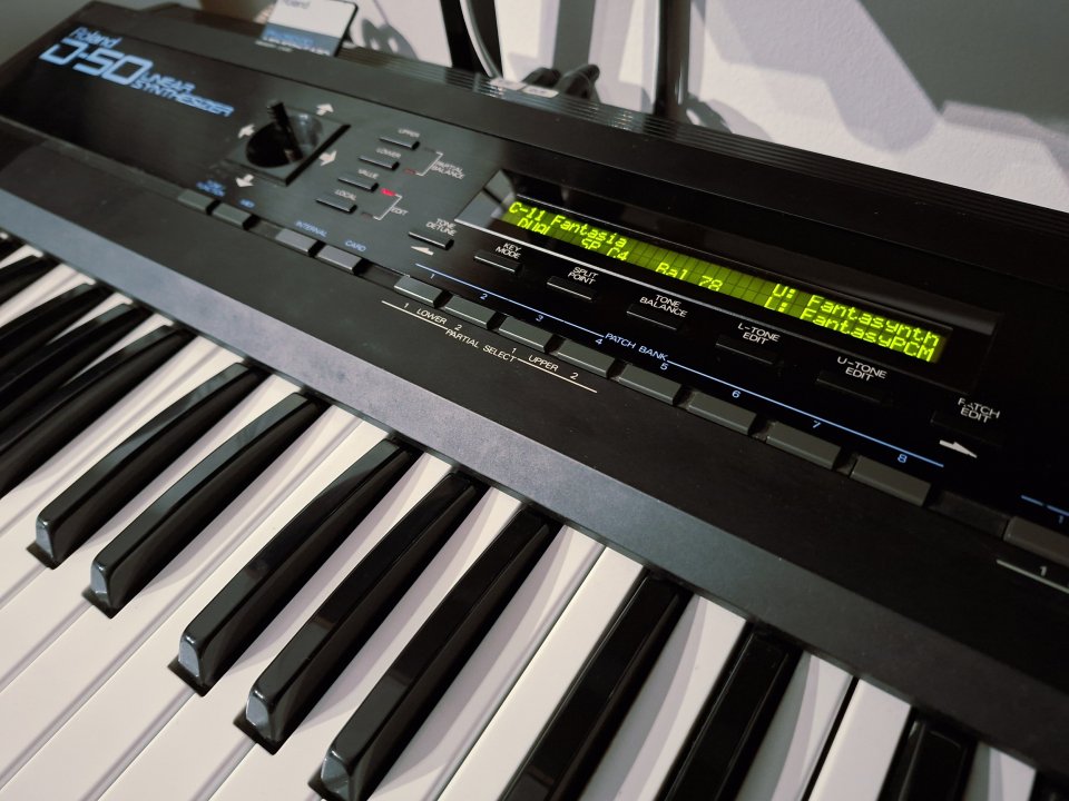 Roland D-50 con tarjetas de segunda mano · Foto 2 de 5 · Barcelona · 500 €