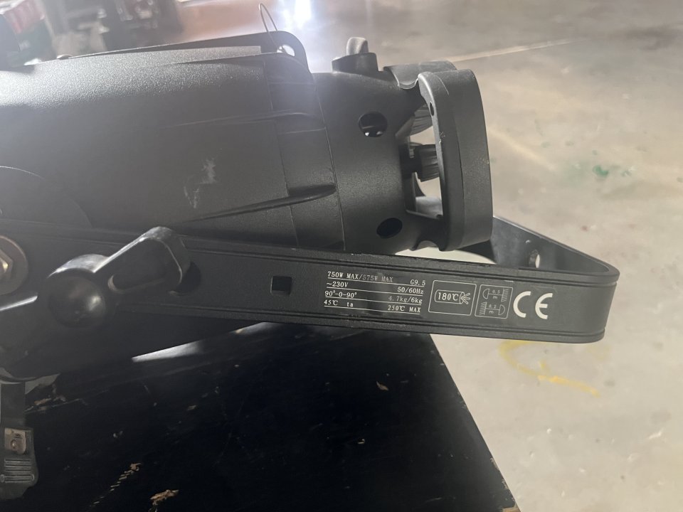 Recorte 750 W de segunda mano · Foto 1 de 8 · Murcia · 150 €
