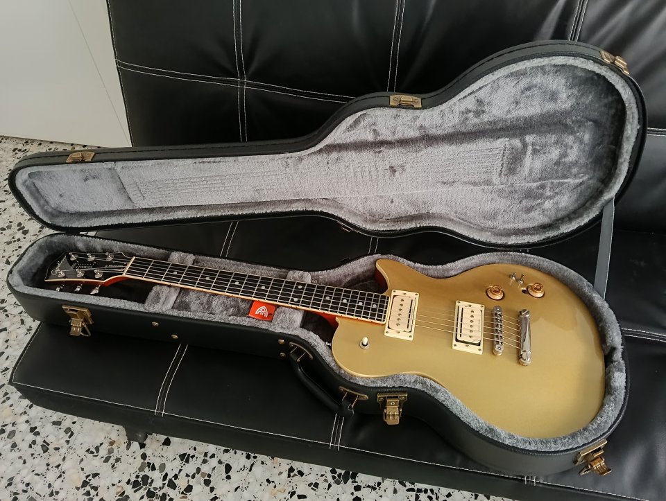 Godin Summit Classic Convertible