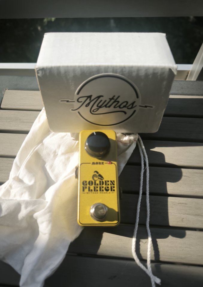 Mythos Golden Flezze Fuzz ¡ENVÍO INCLUIDO! de segunda mano · Foto 1 de 2 · Murcia · 95 €