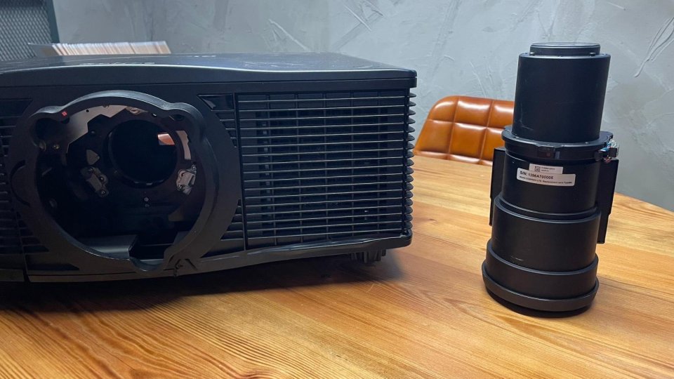 Proyector 12.000 lumens RICOH